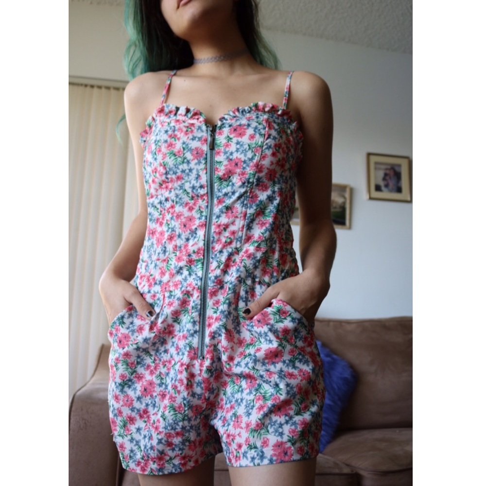 Lovely floral romper with pockets